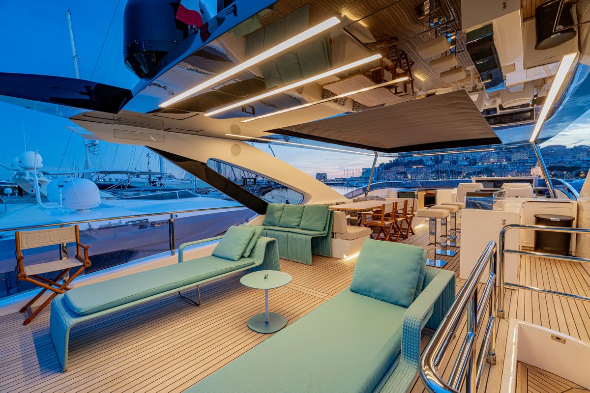 "7 SECONDS", a 2015 DL Yachts 26m motor yacht for sale, flybridge