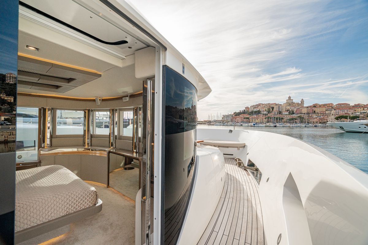 "7 SECONDS", a 2015 DL Yachts 26m motor yacht for sale, foredeck