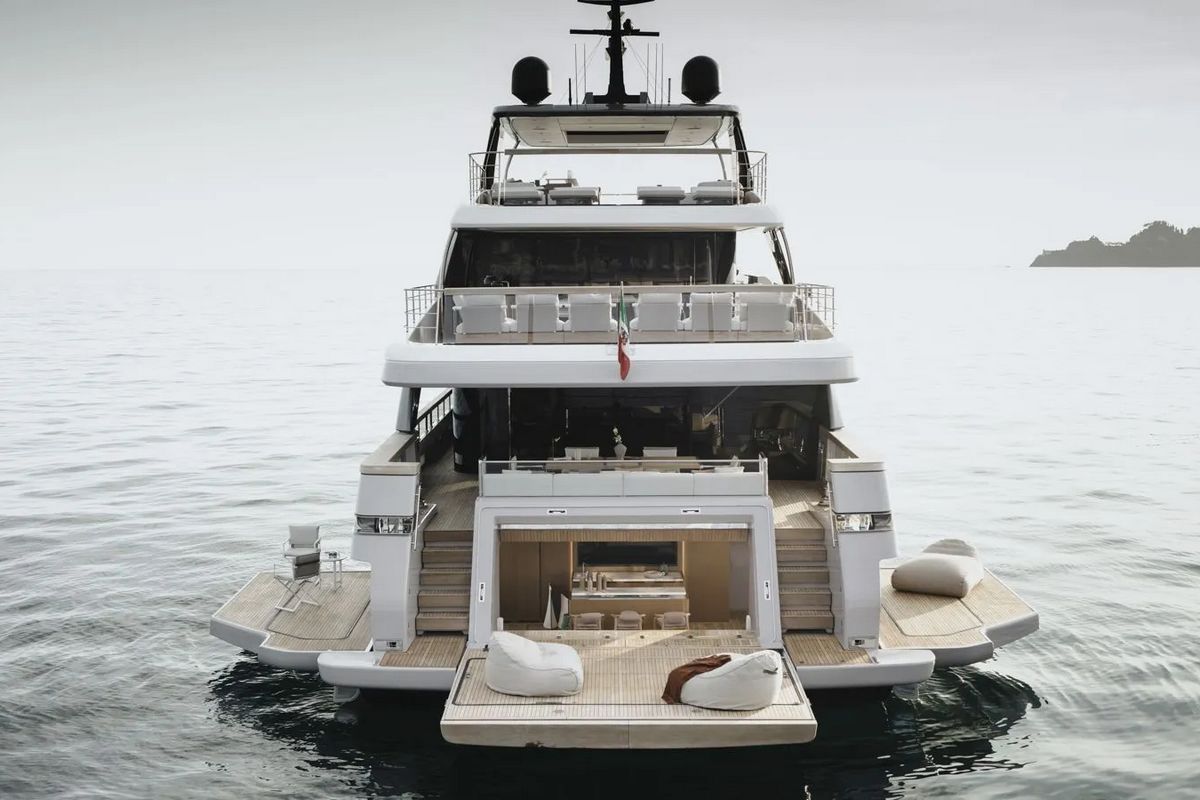 "ANDIAMO", a 2025 Sanlorenzo 40.7m motor yacht for charter, transom