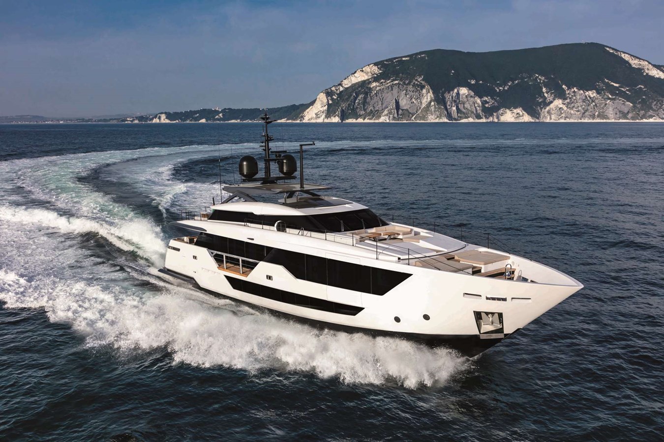 Custom Line 106 Y