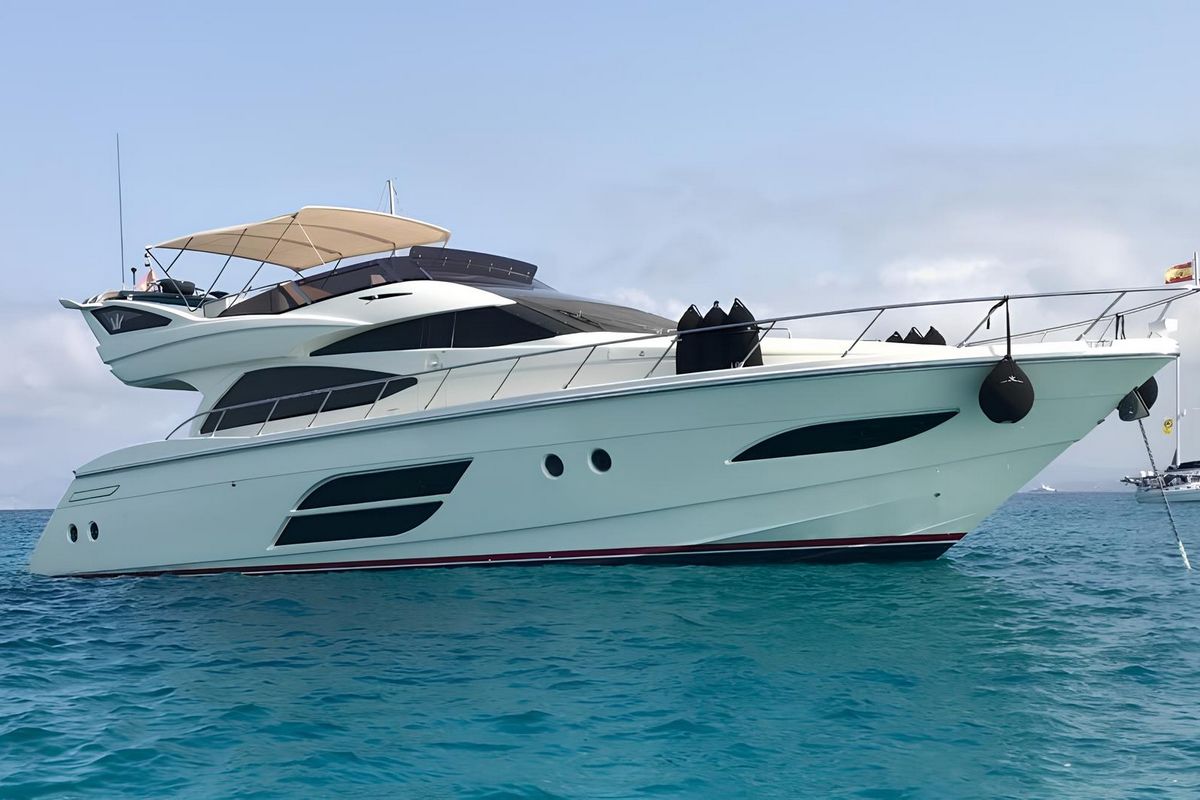 DOMINATOR 640 S, a 2014 Dominator 19.75m motor yacht for sale, bow