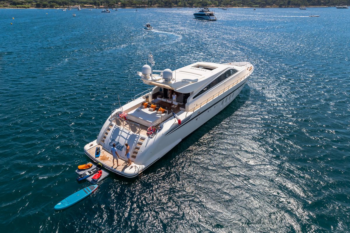 "ECLAT", a 2008 Leopard 31m motor yacht for charter, aerial