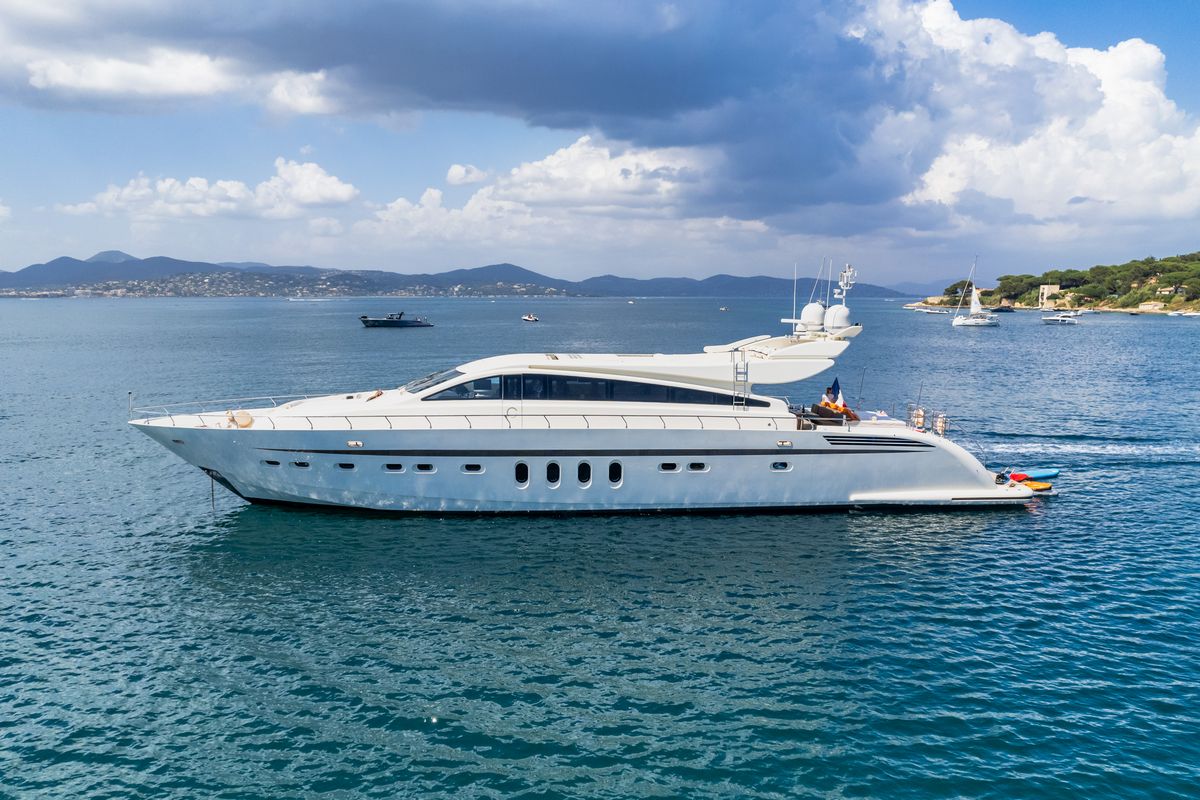 "ECLAT", a 2008 Leopard 31m motor yacht for charter, at anchor