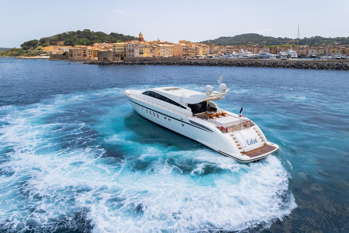 "ECLAT", a 2008 Leopard 31m motor yacht for charter, running