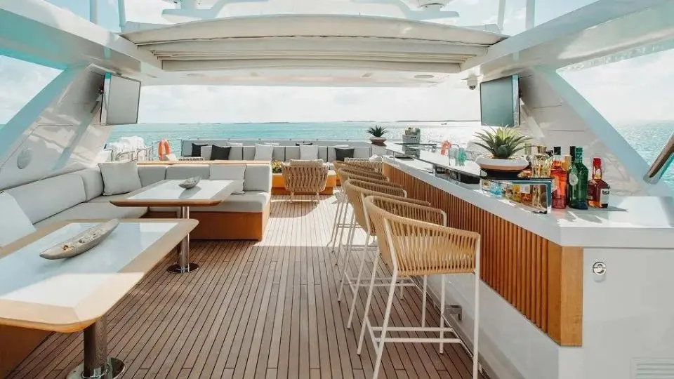 "EMINA", a 2014 Benetti 41.96m motor yacht for charter, sundeck bar