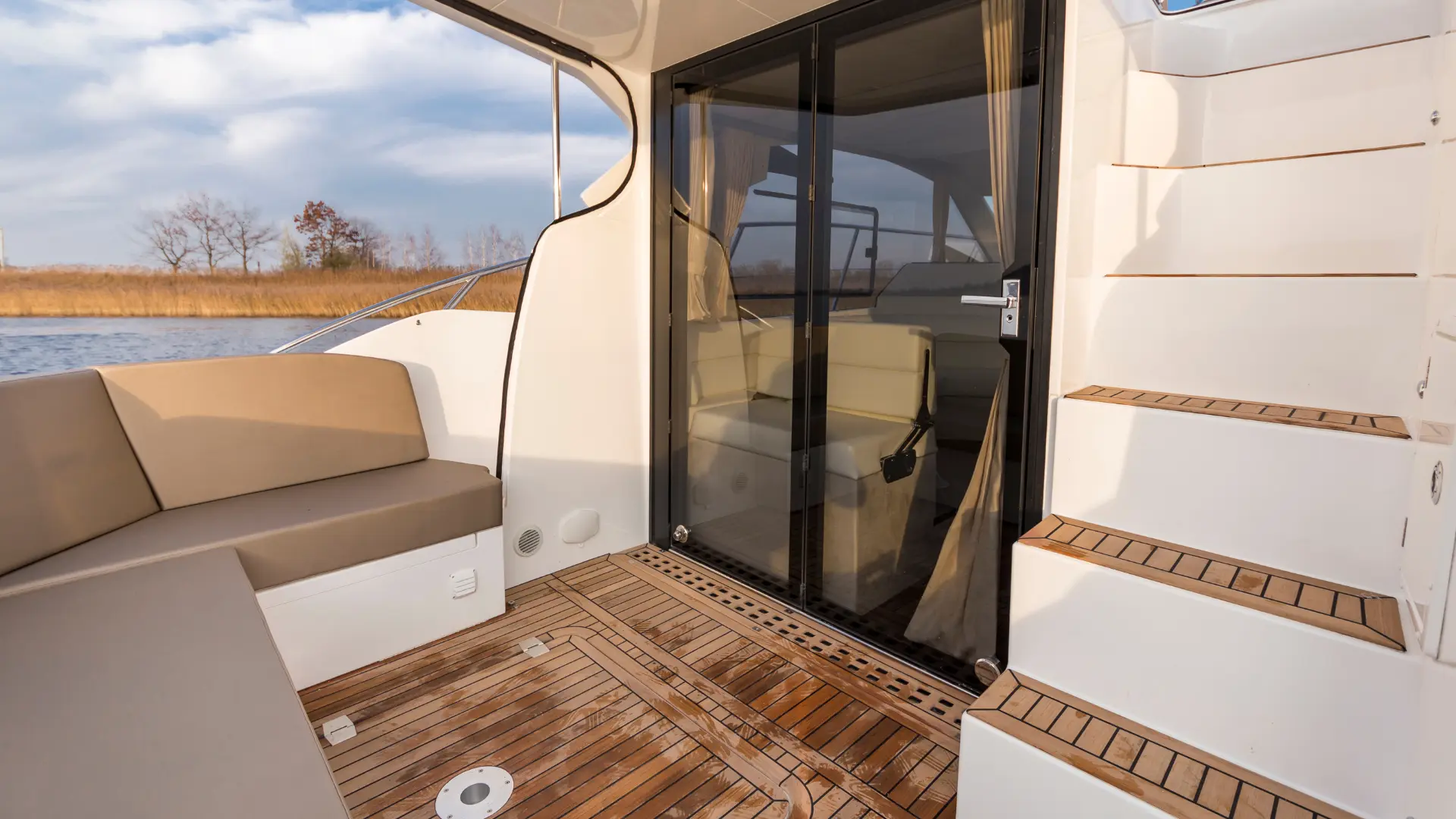GALEON 360 FLY, a 2027 Galeon 11.37m boat for sale, cockpit