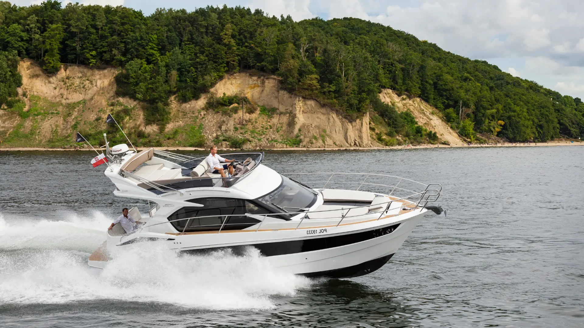 GALEON 360 FLY, a 2027 Galeon 11.37m boat for sale, running
