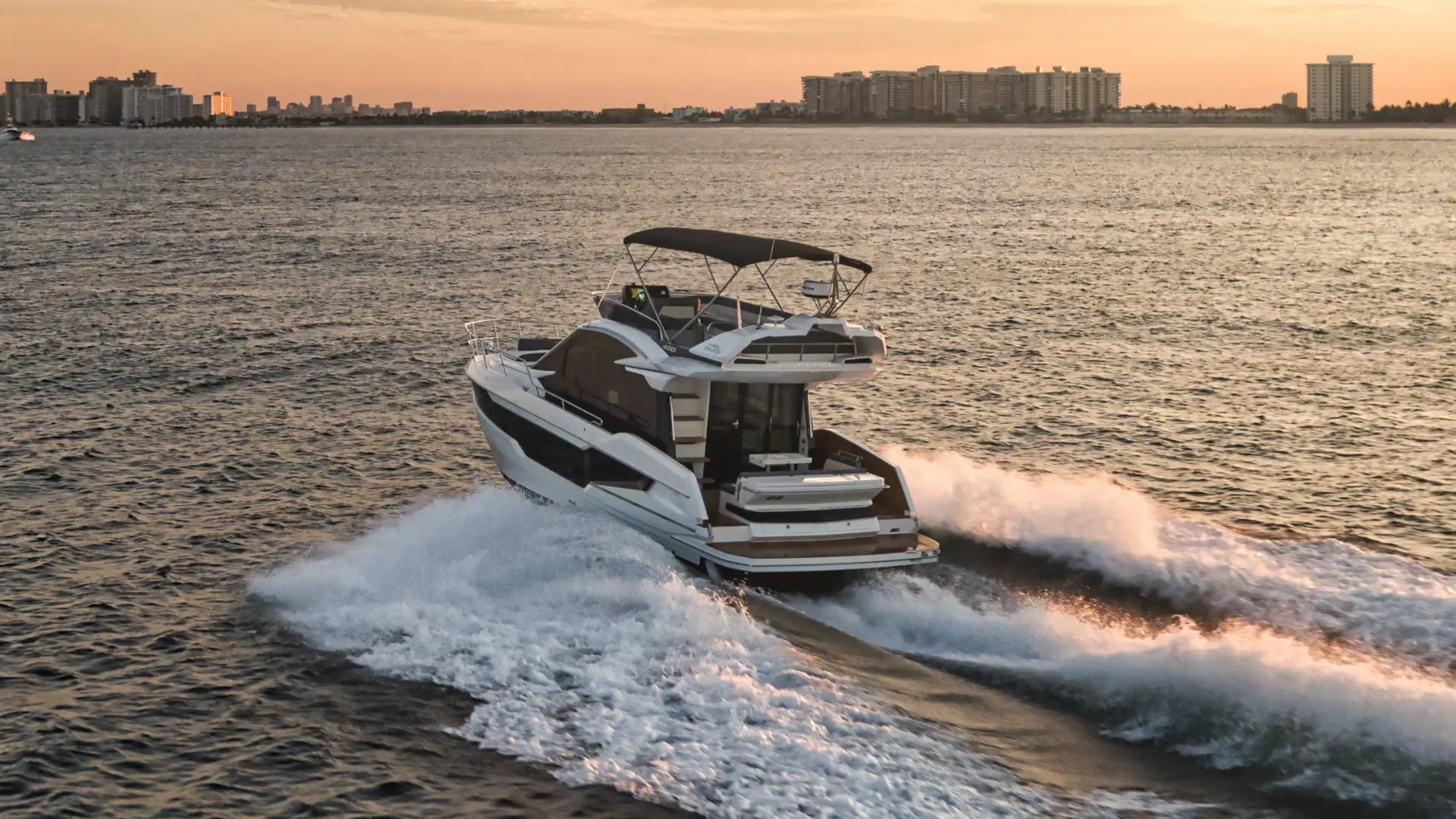 GALEON 400 FLY, a 2027 Galeon 12.48m motor yacht for sale, stern