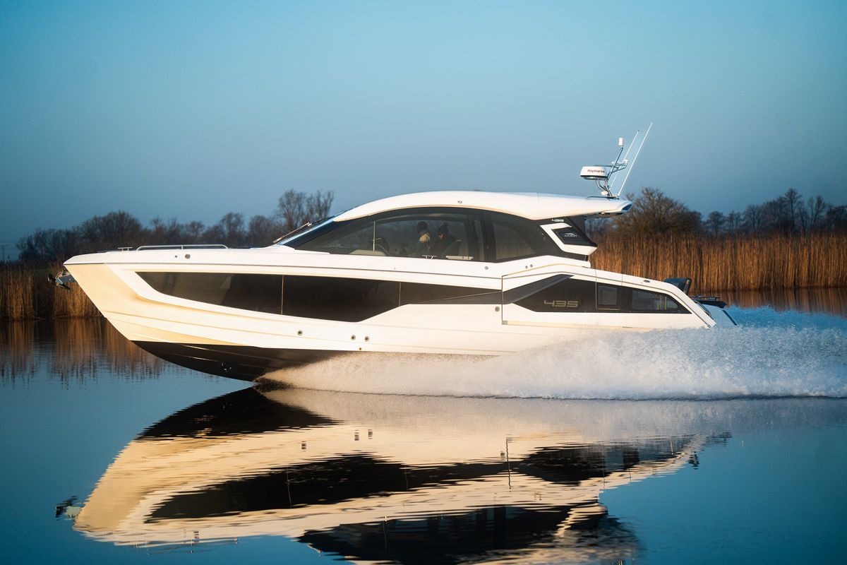 GALEON 435 GTI, a 2027 Galeon 13.65m motor yacht for sale, profile starboard