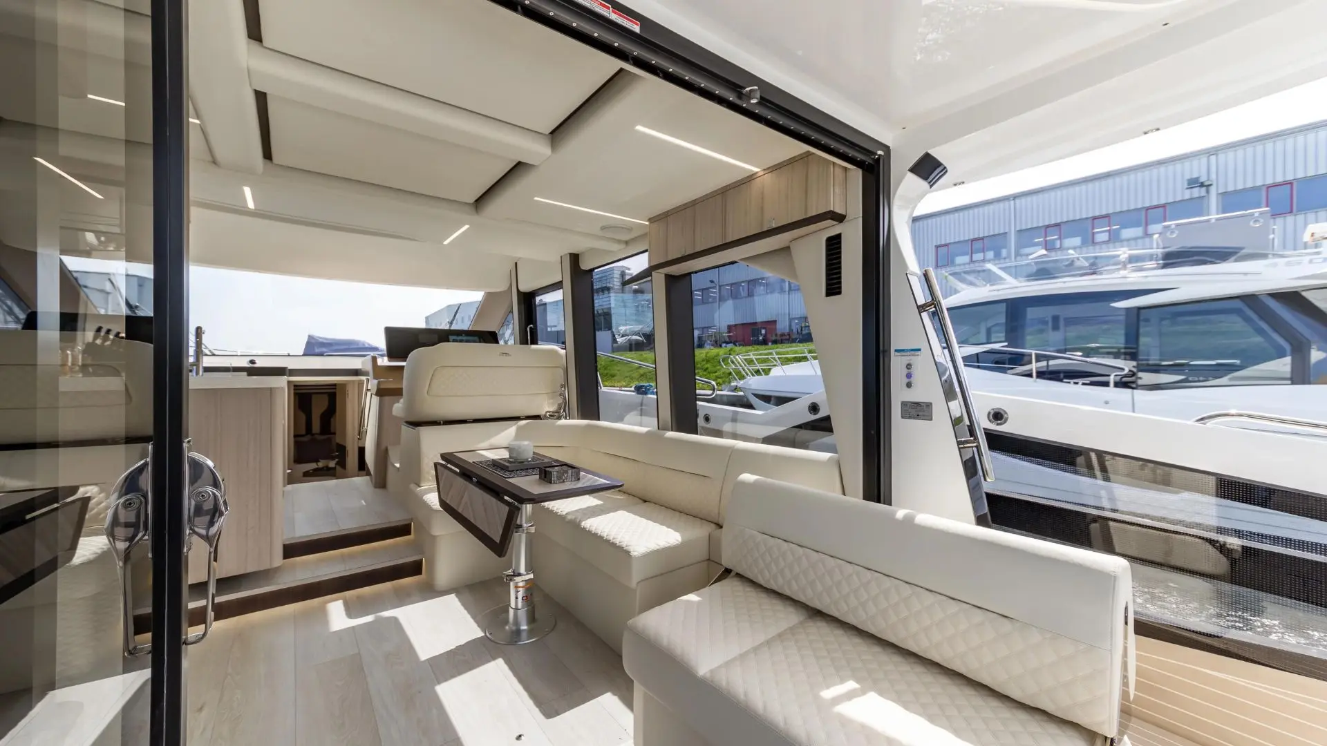 GALEON 440 FLY, a 2027 Galeon 13.97m motor yacht for sale, main salon