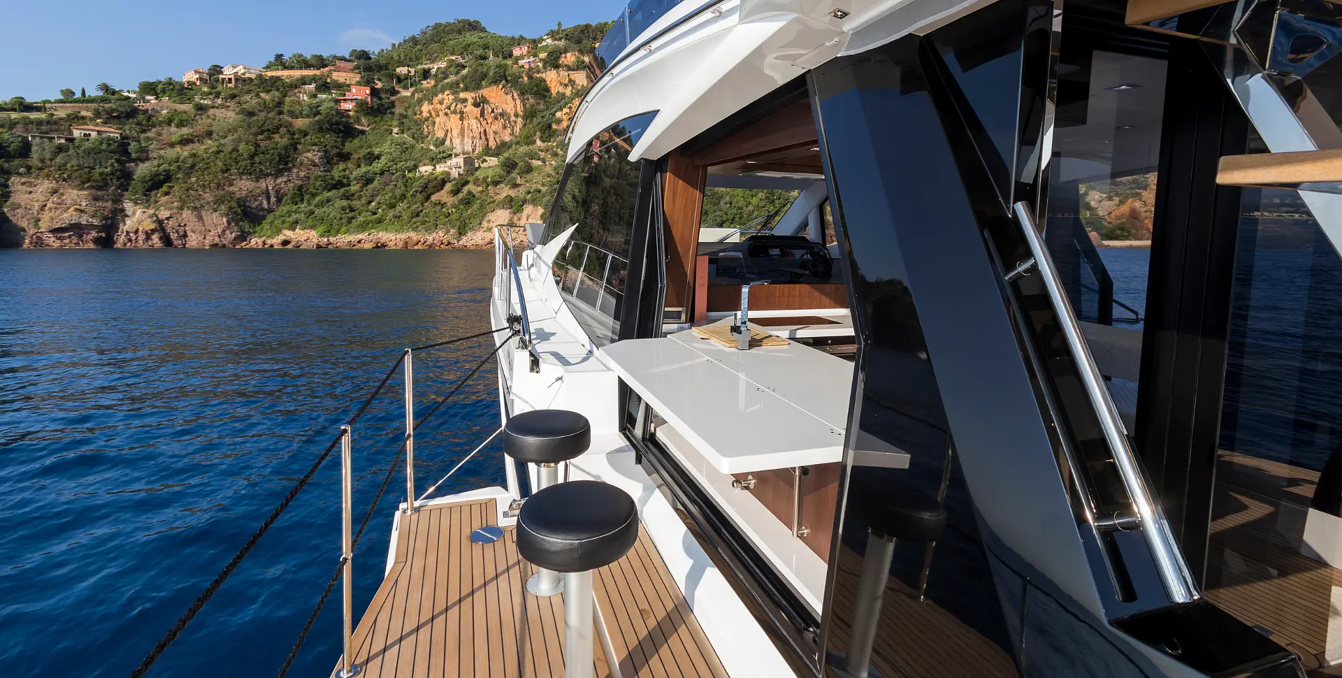 GALEON 500 FLY, a 2027 Galeon 16.2m motor yacht for sale, cockpit