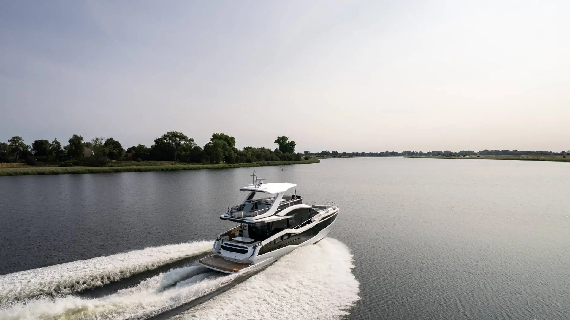 GALEON 560 FLY, a 2027 Galeon 17.82m motor yacht for sale, running