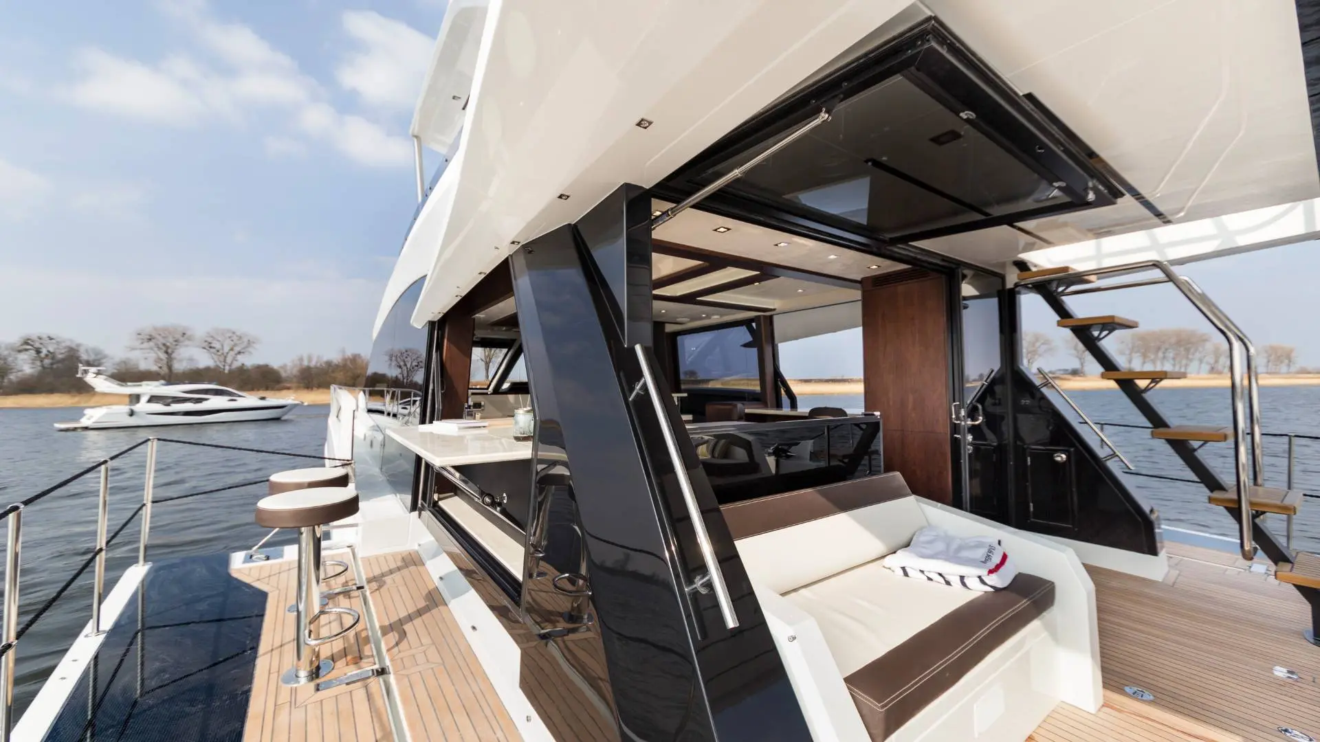 GALEON 640 FLY, a 2018 20.8m motor yacht for sale, balcony