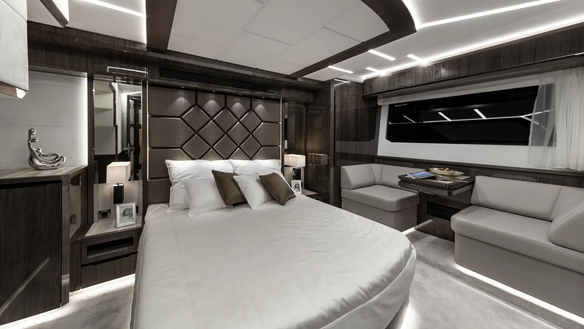 GALEON 650 SKY, a 2027 Galeon 20.8m motor yacht for sale, master cabin