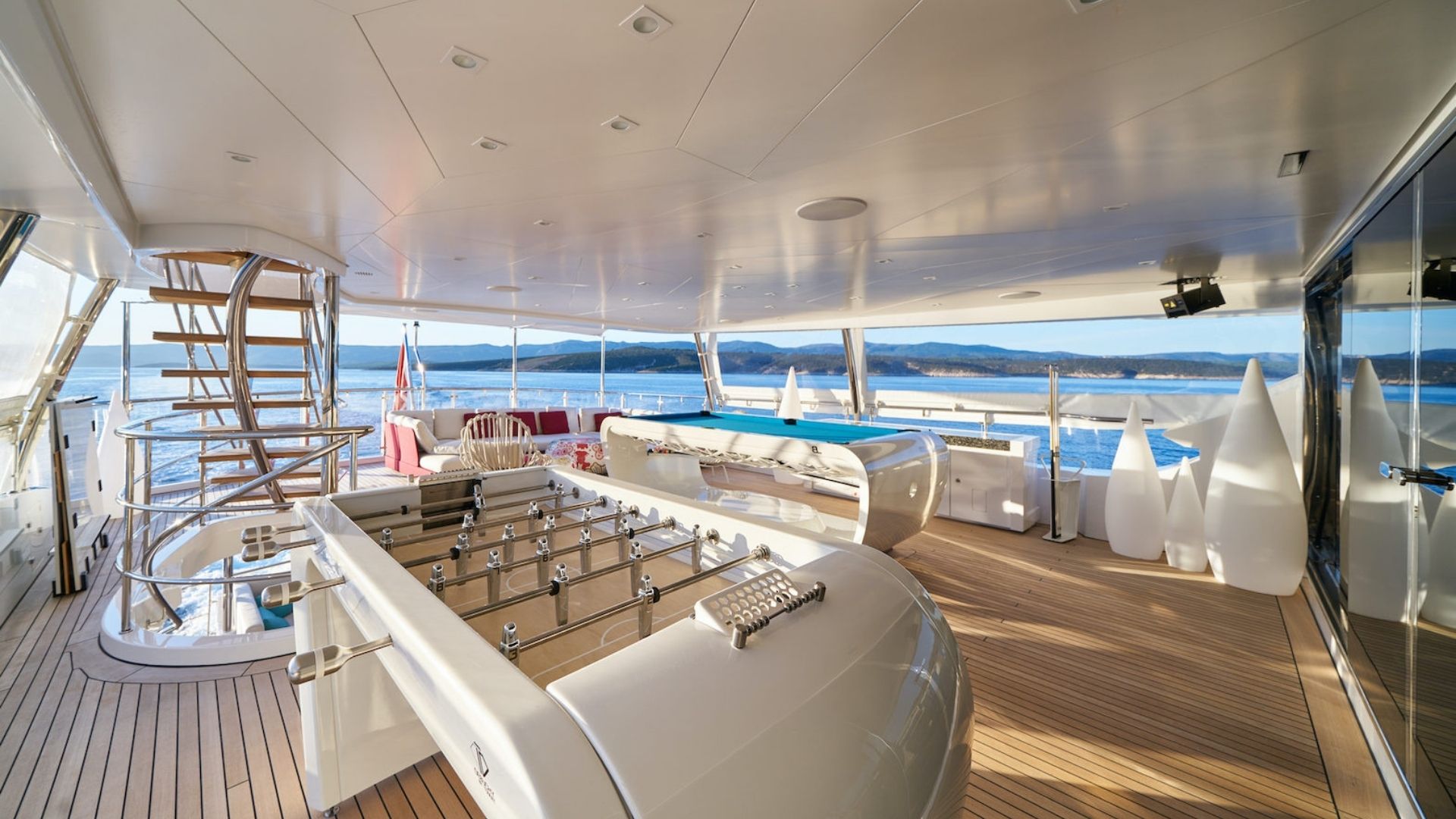 "HAPPY ME", a 2020 Benetti 40.24m motor yacht for charter, aft deck