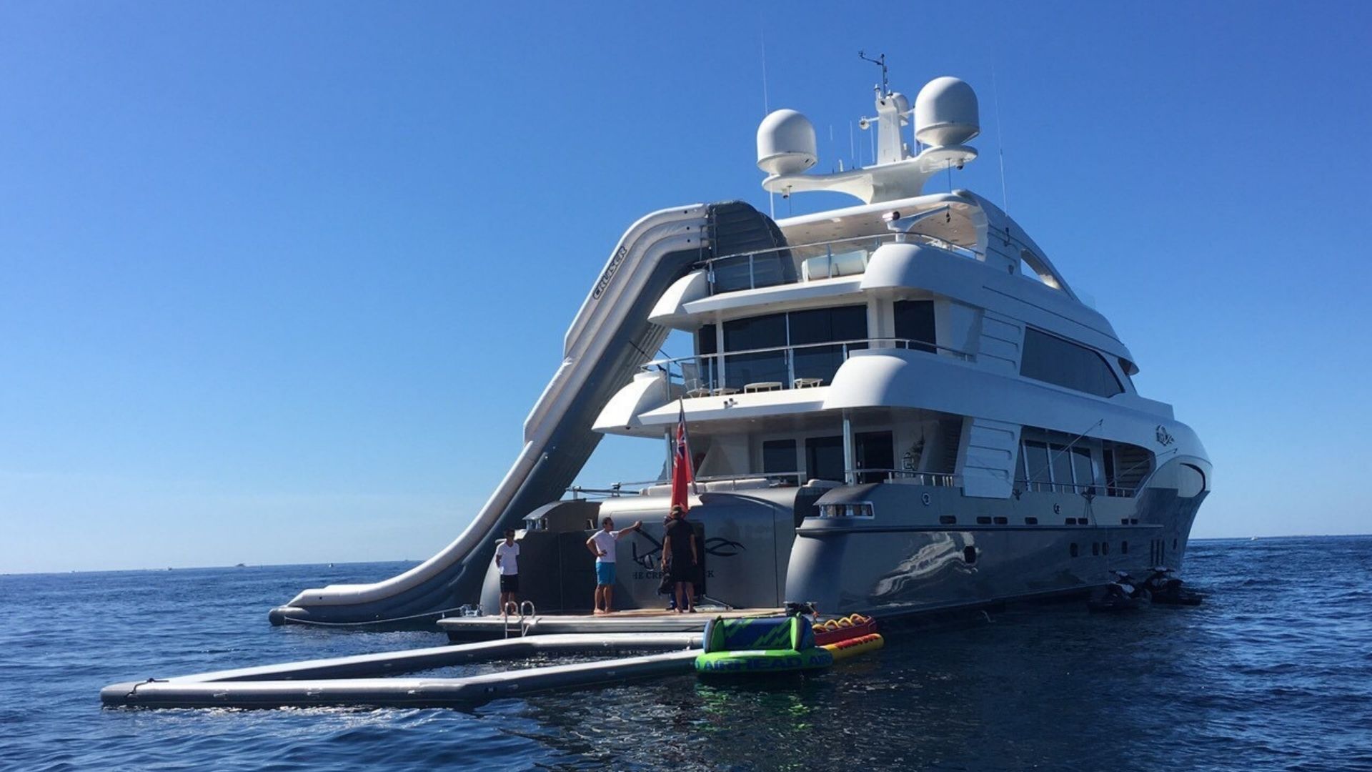 "I SEA", a 2014 NAVINCO 41.9m motor yacht for charter, stern