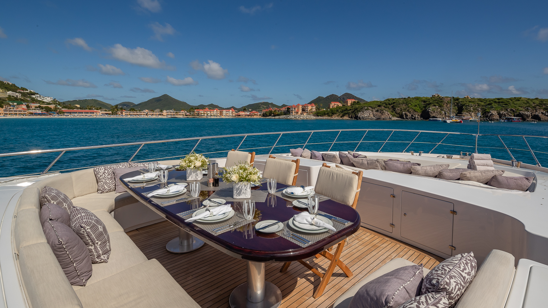 "JOMAR", a 2007 Mangusta 40m motor yacht for charter, bow dining