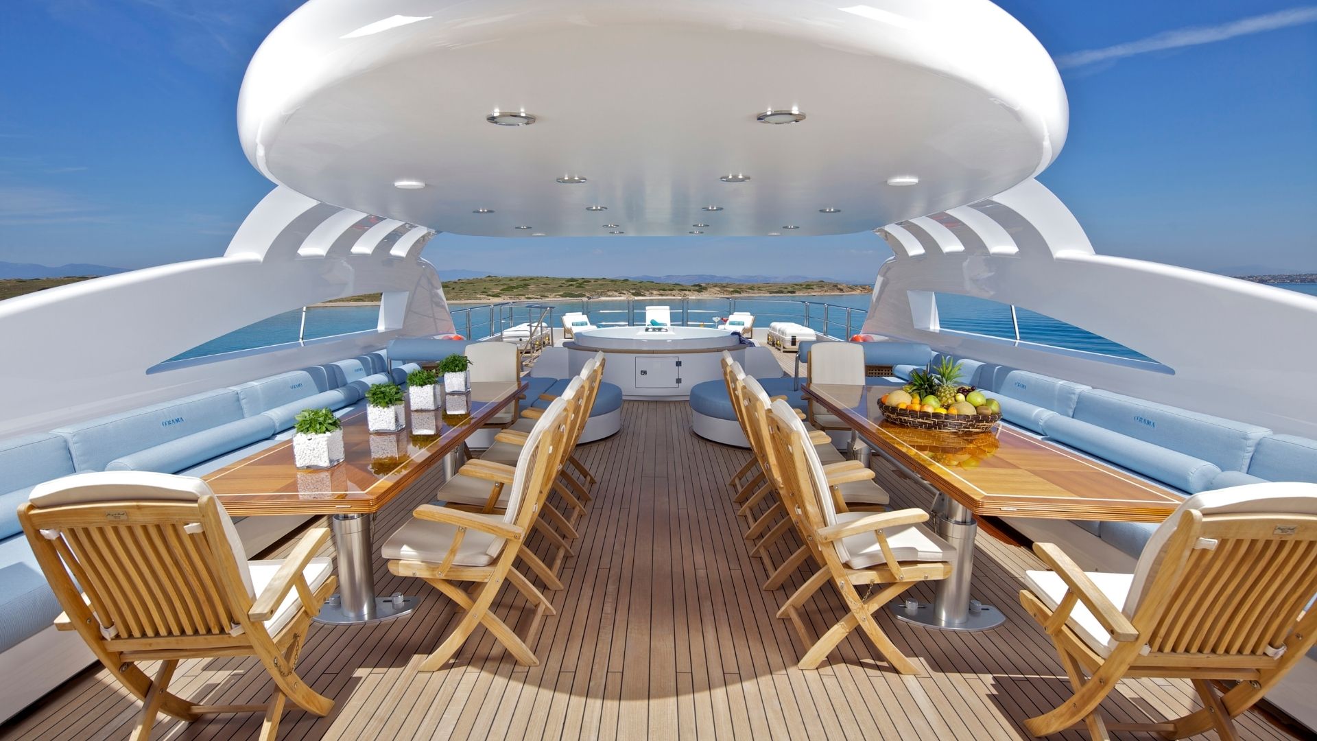 "MIA RAMA", a 2010 Golden Yachts 53.54m motor yacht for charter, sundeck dining