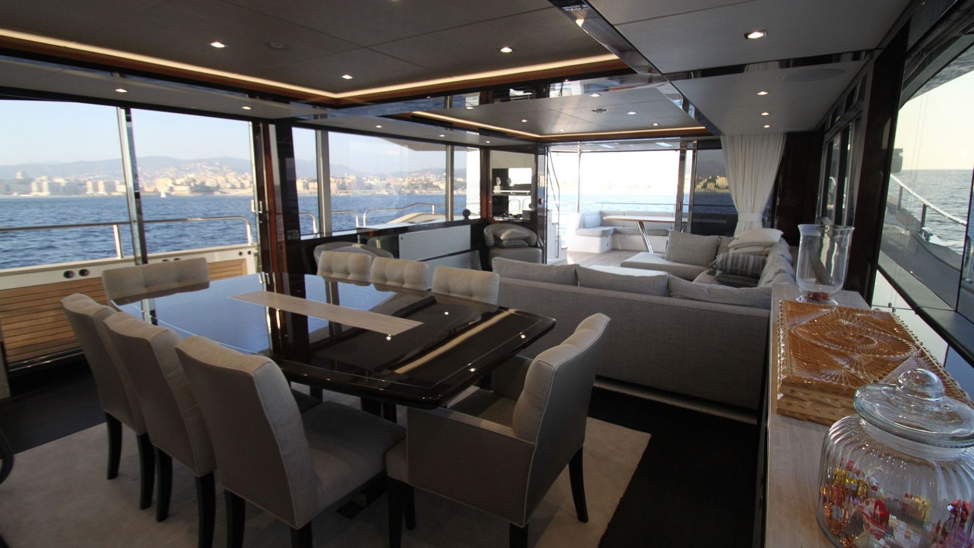 "MR. K IRISTON", a 2021 Sunseeker 28.06m motor yacht for charter, dining
