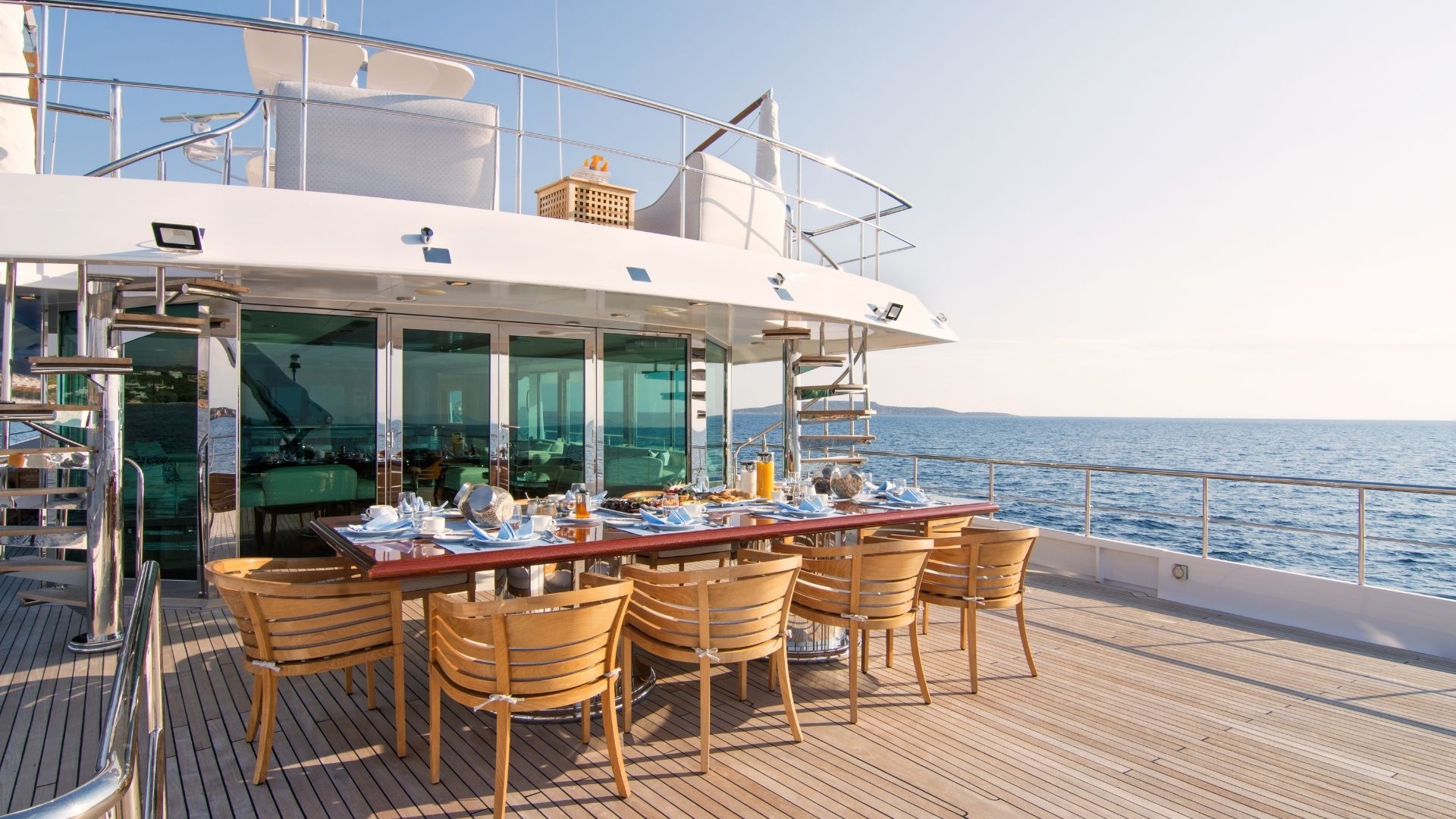 "O'NATALINA", a 1985 Picchiotti 56m motor yacht for charter, aft deck dining