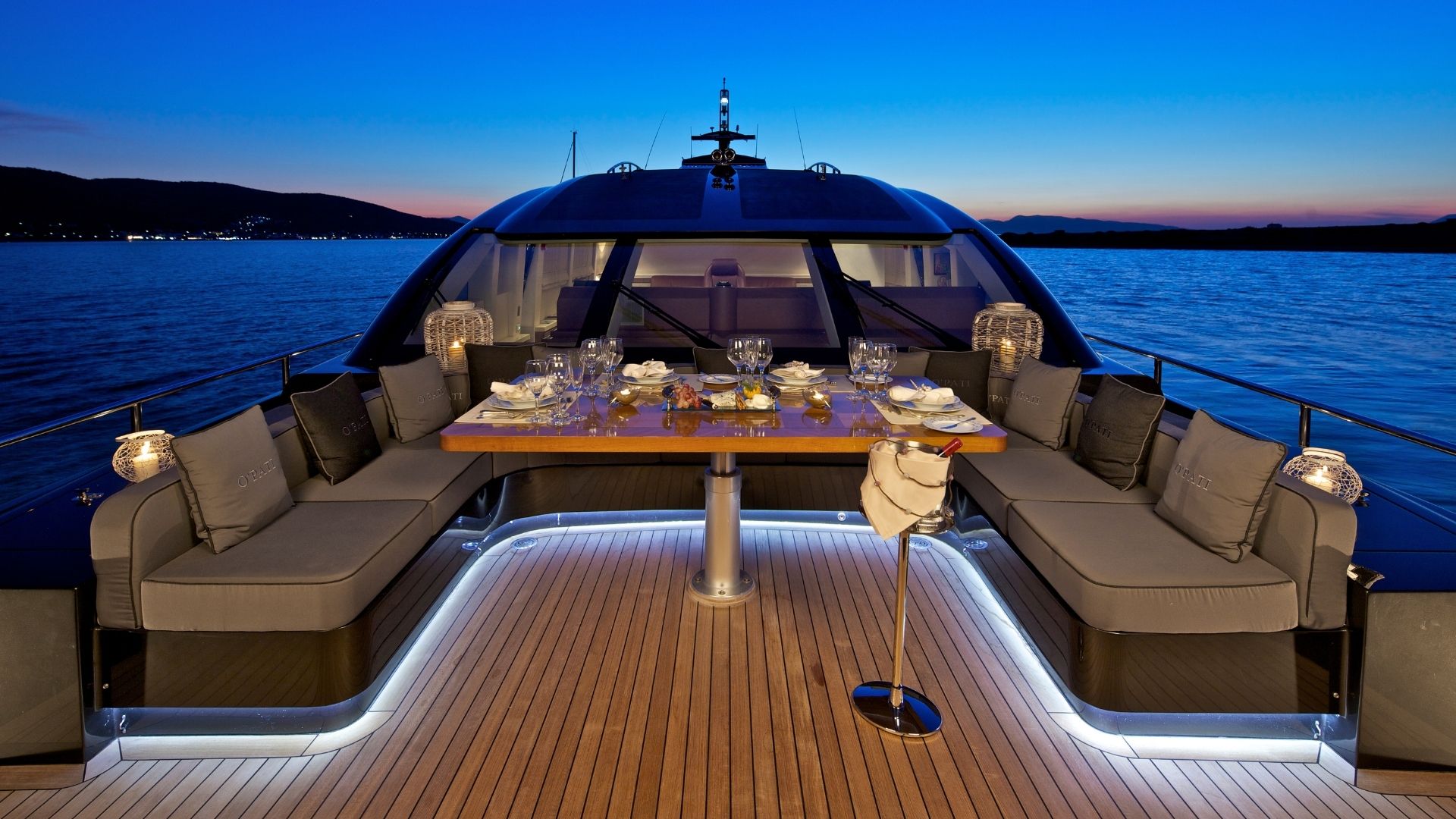 "O'PATI", a 2011 Golden Yachts 39.5m motor yacht for charter, flybridge dining