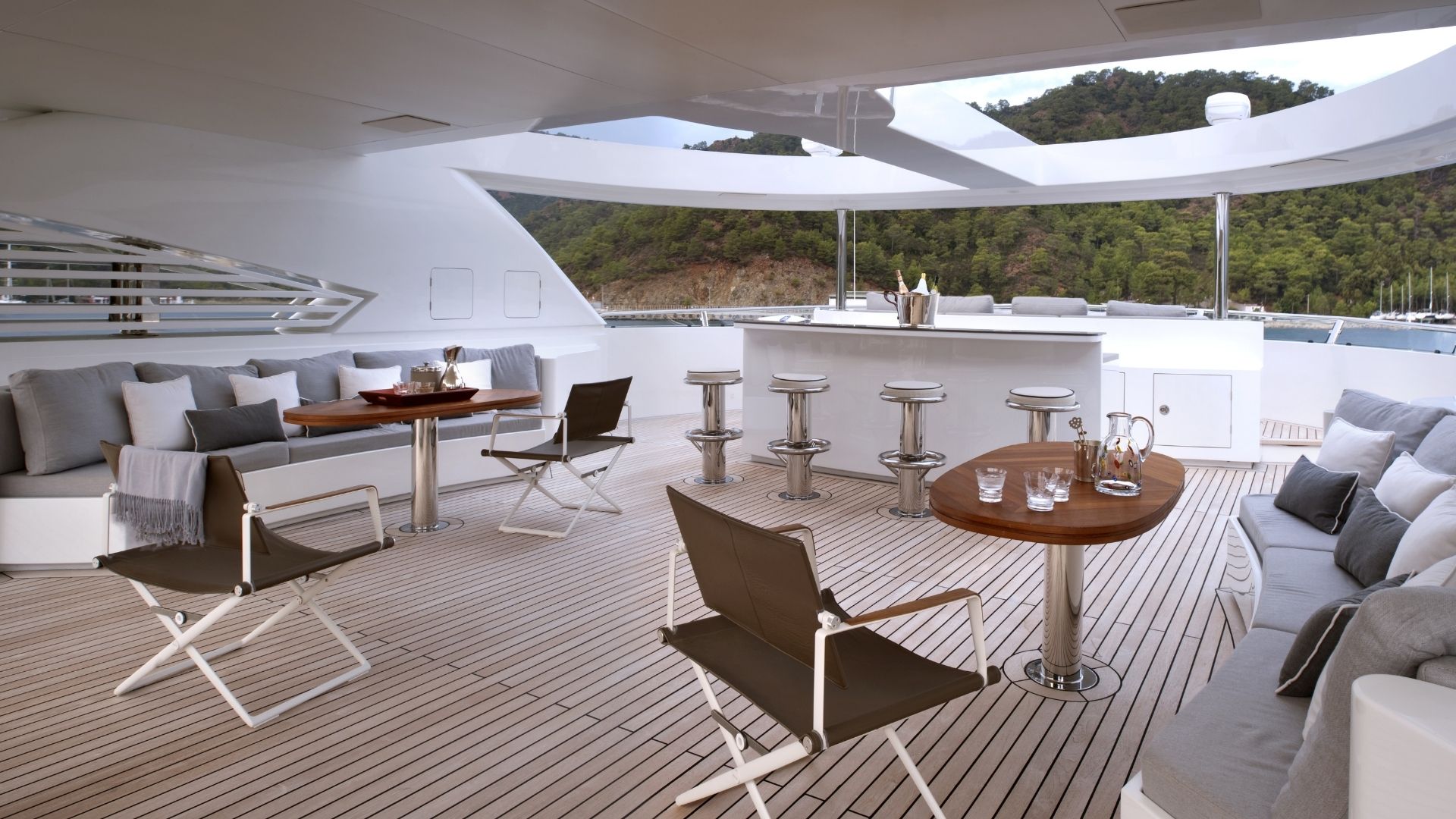 "ORIENT STAR", a 2012 CMB Yachts 47m motor yacht for charter, sundeck bar
