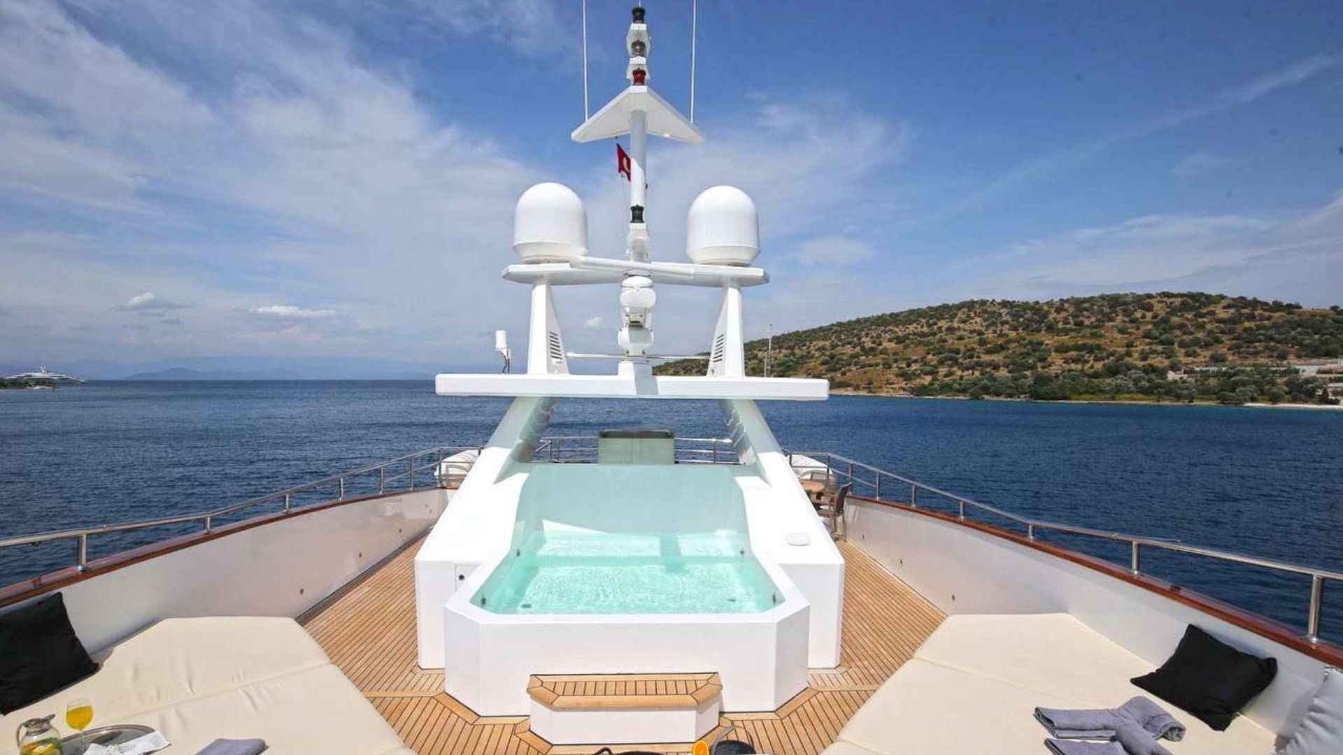 "OTTAWA IV", a 2016 I-SEA Yachts 39m motor yacht for charter, sundeck jacuzzi