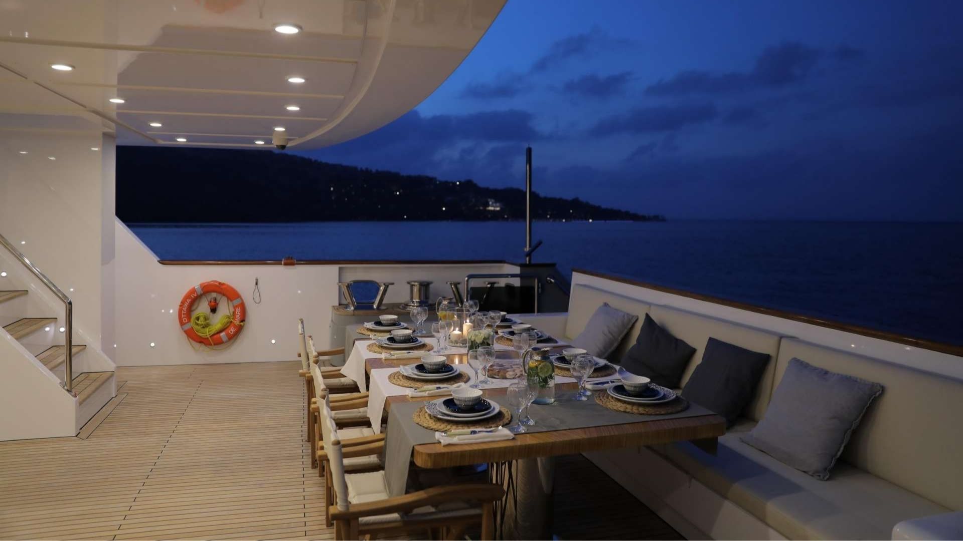 "OTTAWA IV", a 2016 I-SEA Yachts 39m motor yacht for charter, aft deck dining
