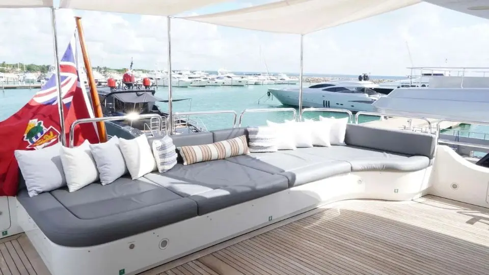 "PAPAITO", a 2009 Benetti 37m motor yacht for charter, sundeck