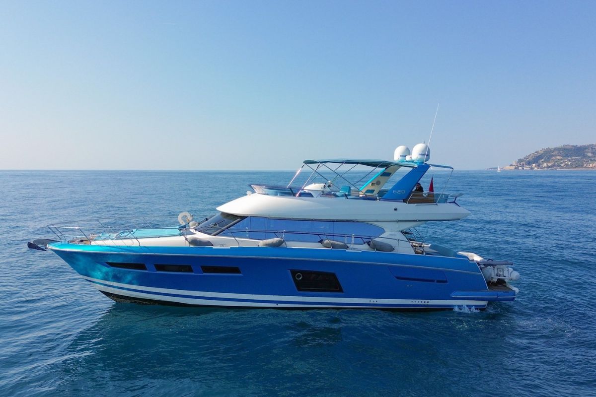 PRESTIGE 620, a 2013 Prestige Yachts 19.05m motor yacht for sale, profile port