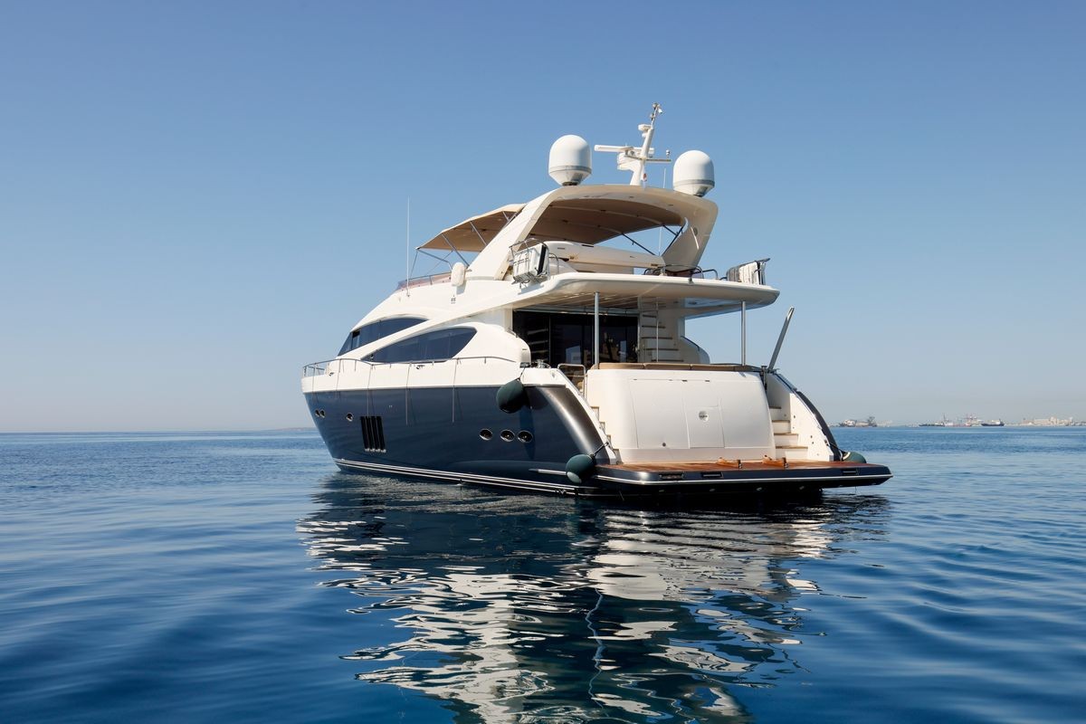 PRINCESS 85, a 2010 25.93m motor yacht for sale, stern