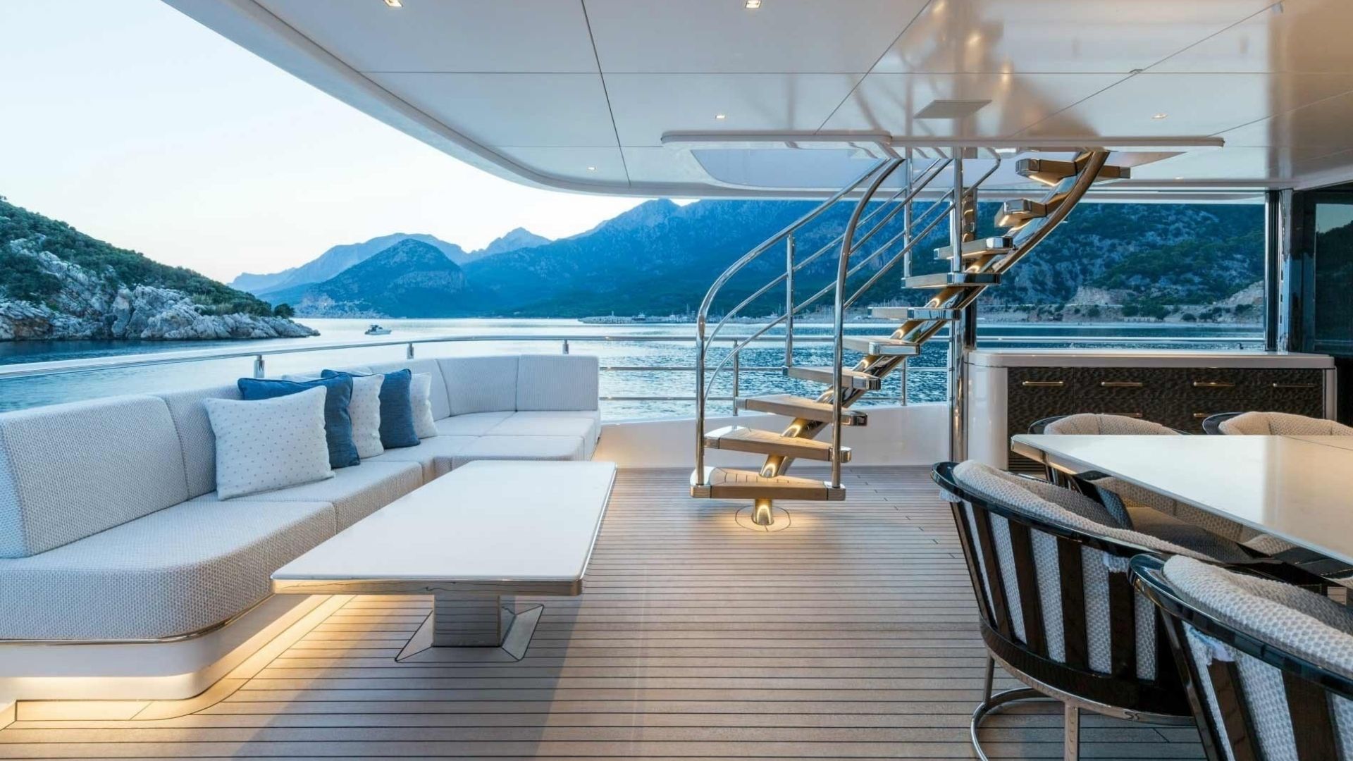 "RUYA", a 2016 Alia Yachts 41.4m motor yacht for charter, aft deck