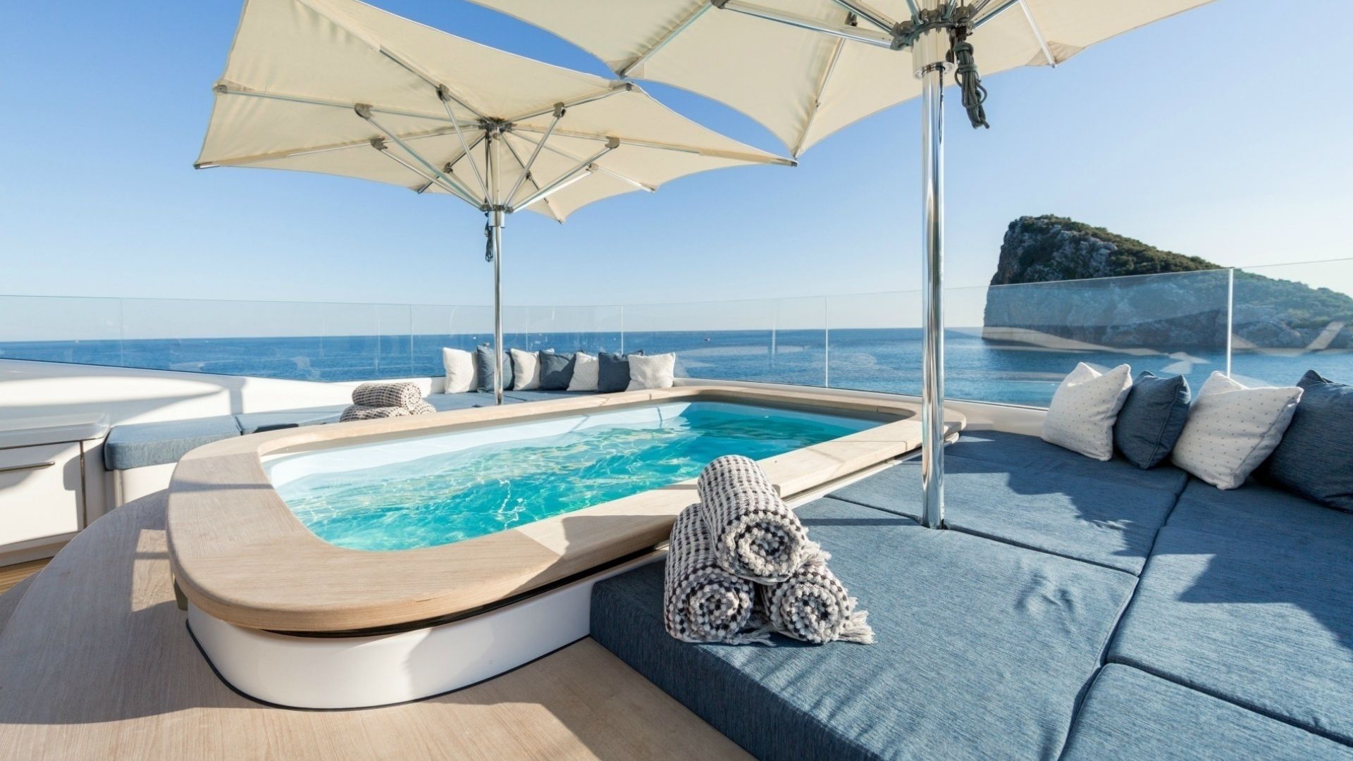 "RUYA", a 2016 Alia Yachts 41.4m motor yacht for charter, sundeck jacuzzi