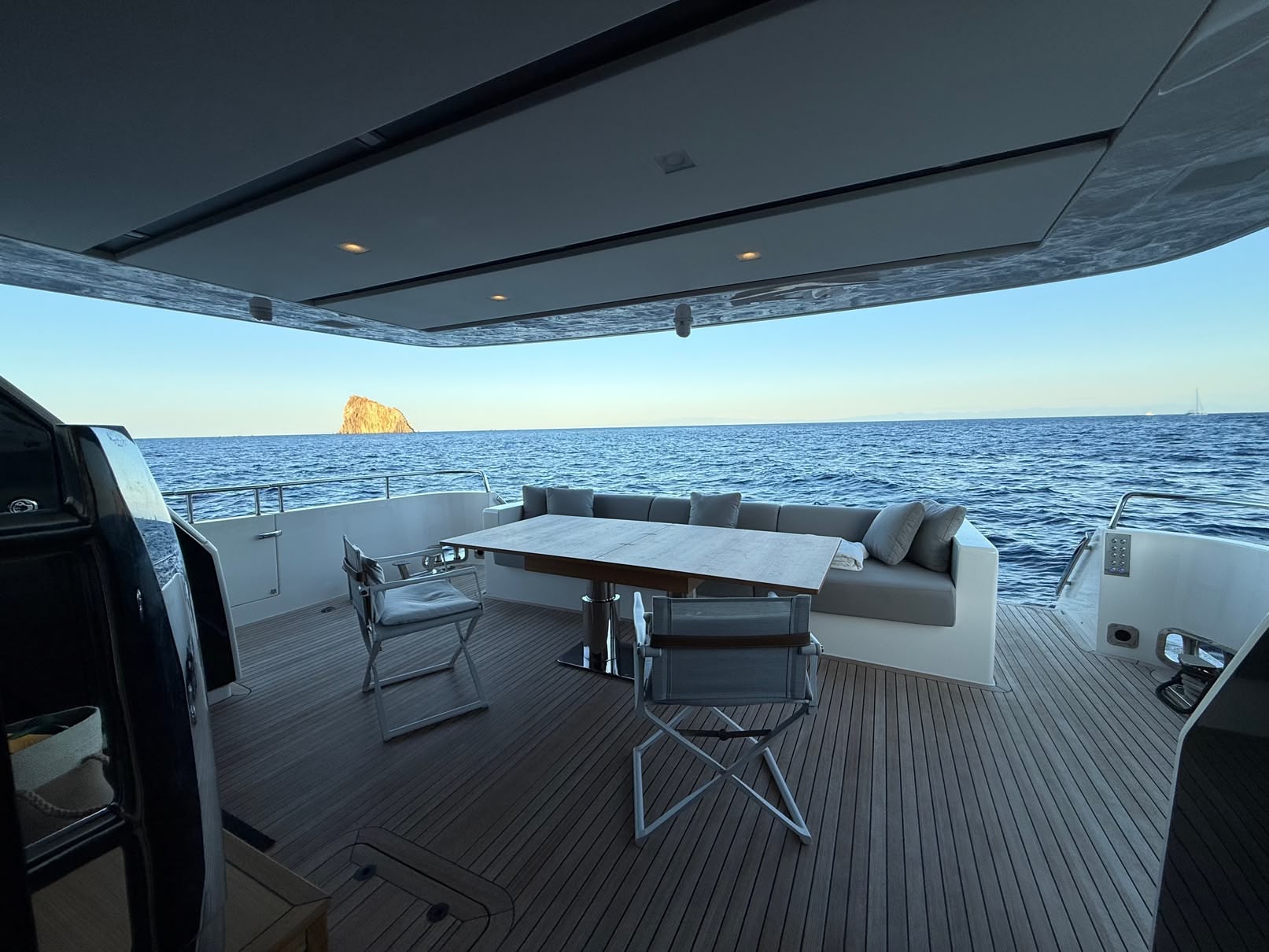 SANLORENZO SL86, a 2018 Sanlorenzo 26.76m motor yacht for sale with Smart Yachts, aft deck dining