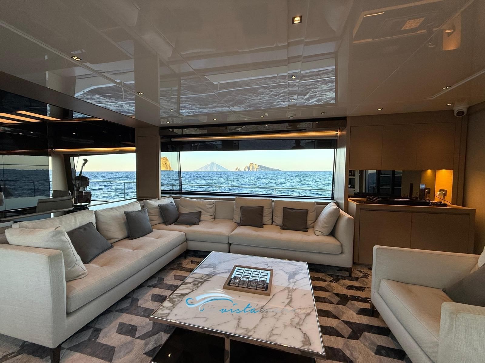 SANLORENZO SL86, a 2018 Sanlorenzo 26.76m motor yacht for sale with Smart Yachts, main salon