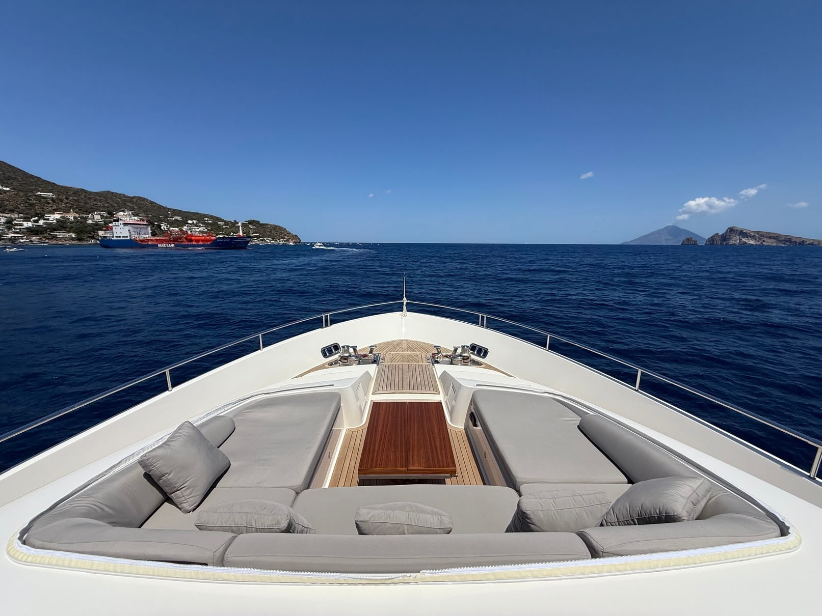 SANLORENZO SL86, a 2018 Sanlorenzo 26.76m motor yacht for sale with Smart Yachts, bow lounge