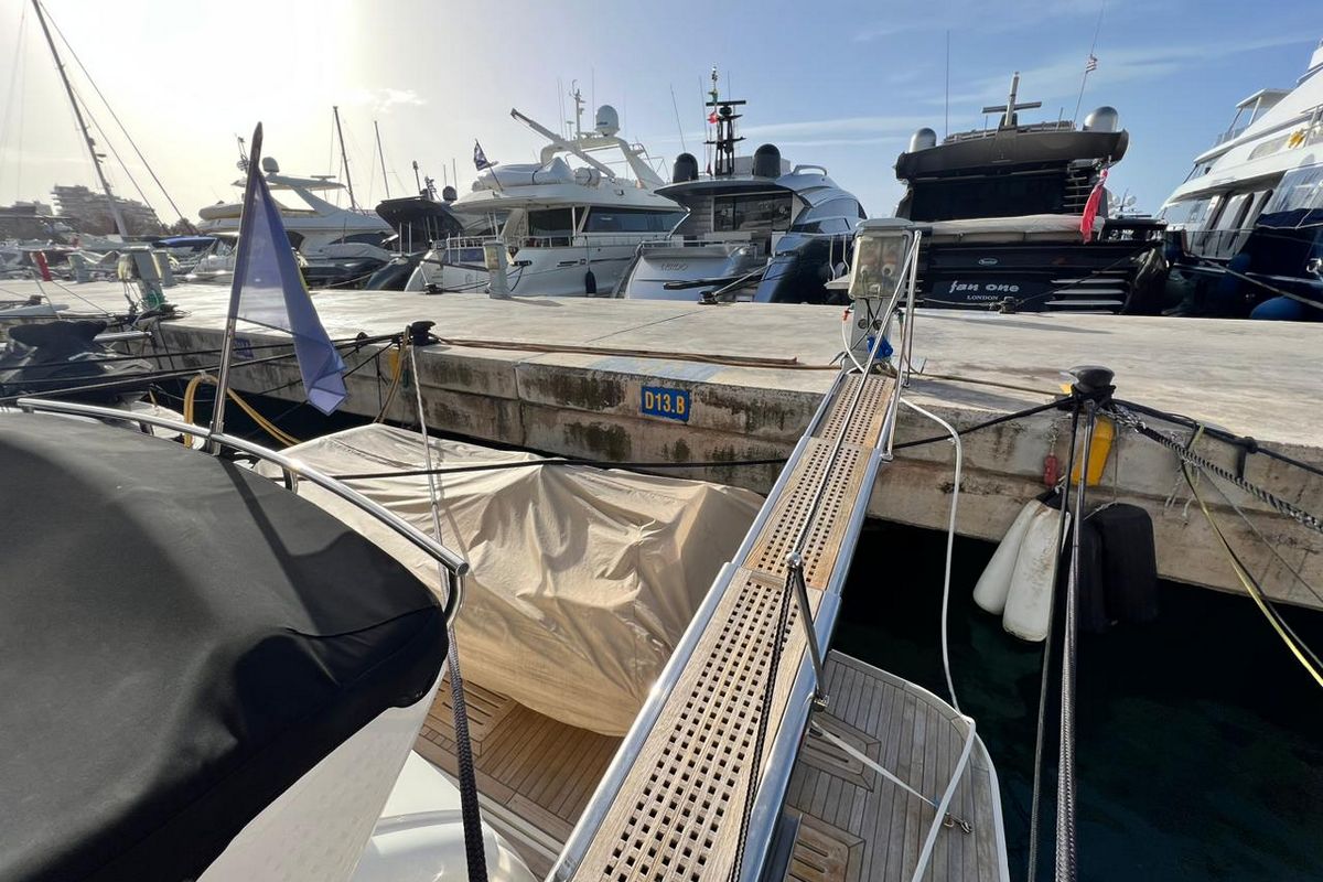 "ST. ANNA", a 2016 Sea Ray 19.84m motor yacht for sale, aft deck