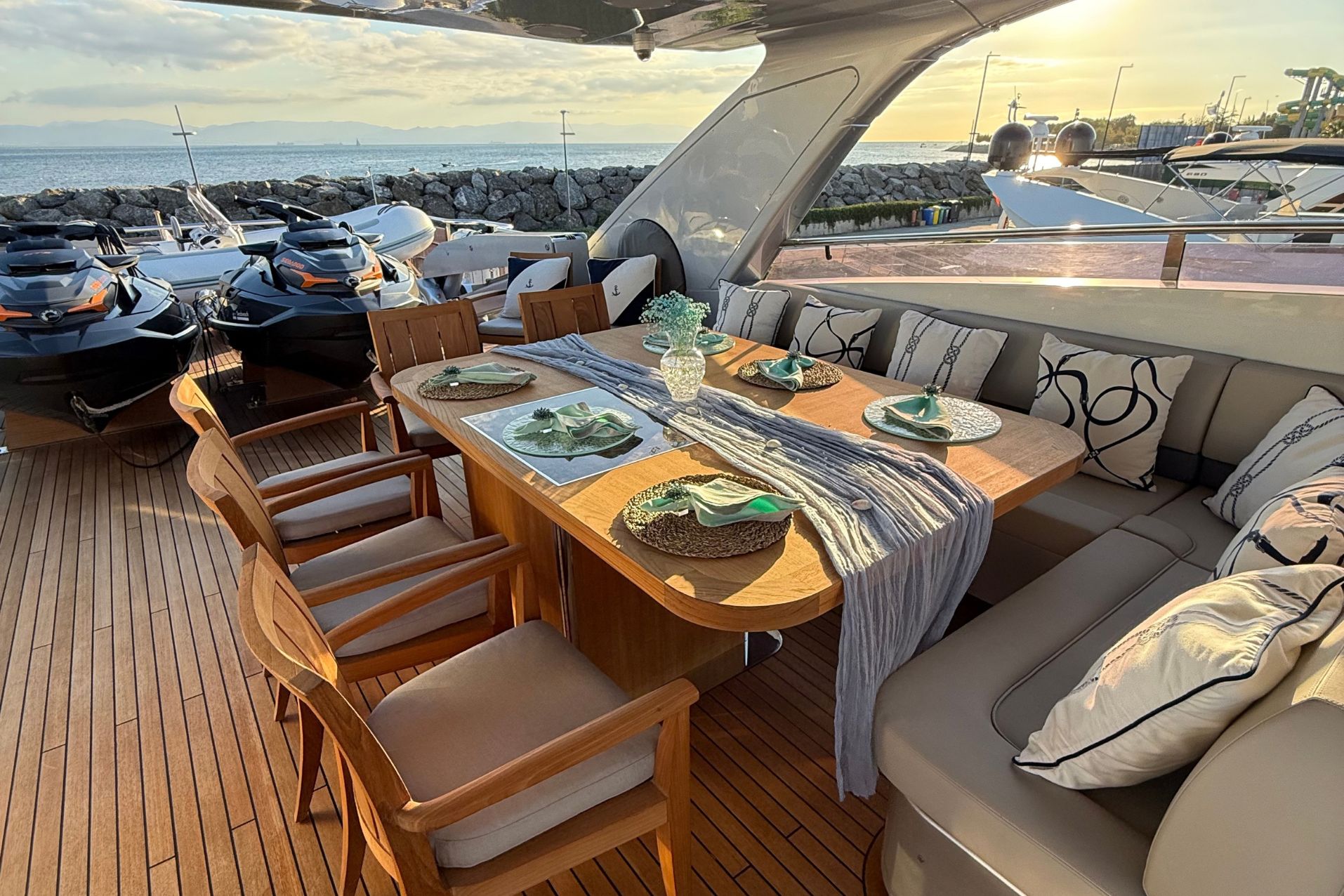 SEABEACH, a 2013 Princess 32m motor yacht for sale with Smart Yachts, flybridge dining