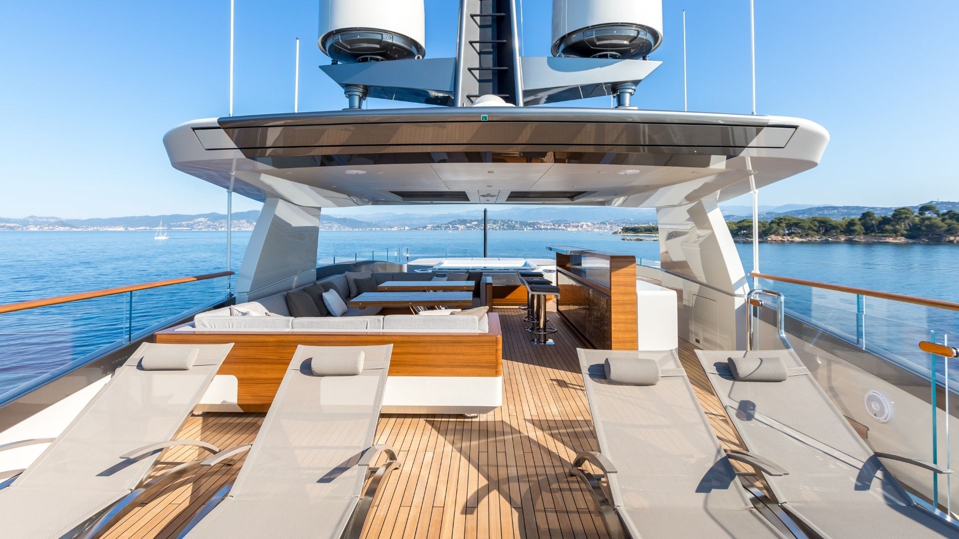"VERTIGE", a 2017 Tankoa 49.9m motor yacht for charter, sundeck