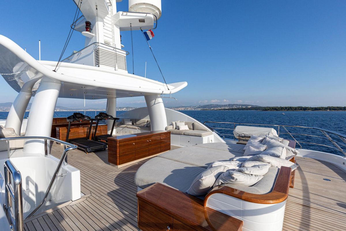 "WERE DREAMS", a 2008 AMELS 52.3m motor yacht for sale, sundeck