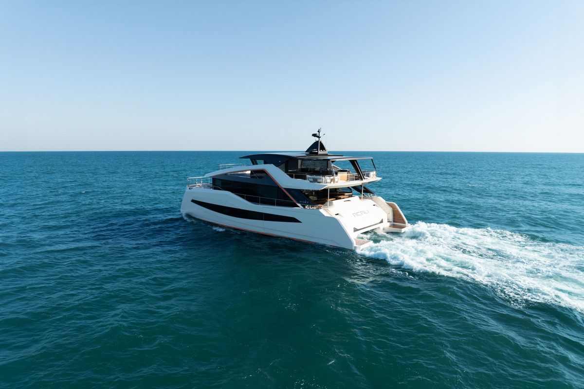 WIDERCAT 92, a 2028 Wider 28.04m catamaran for sale, stern