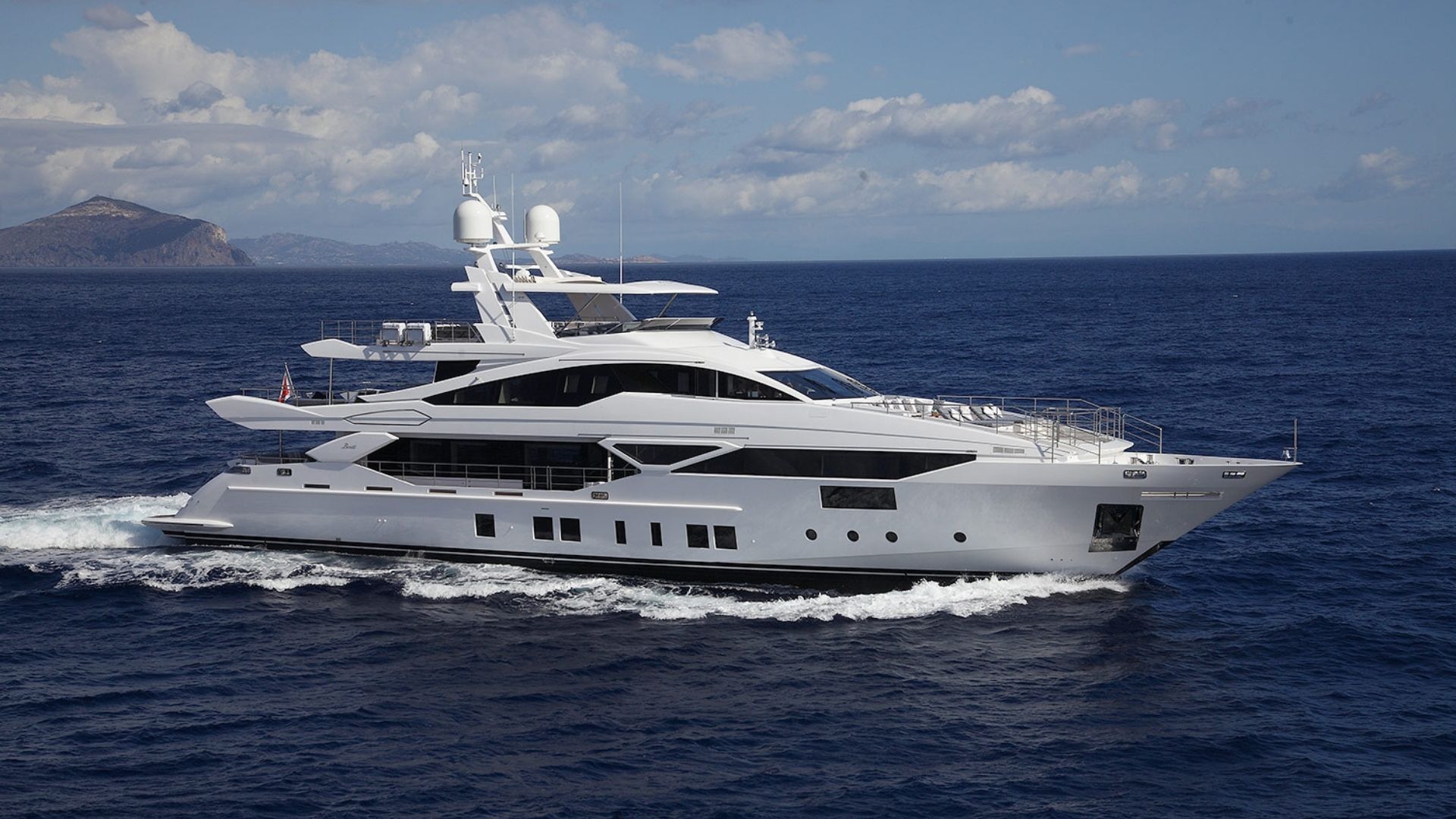 "WILLOW", a 2017 Benetti 42m motor yacht for charter, profile starboard